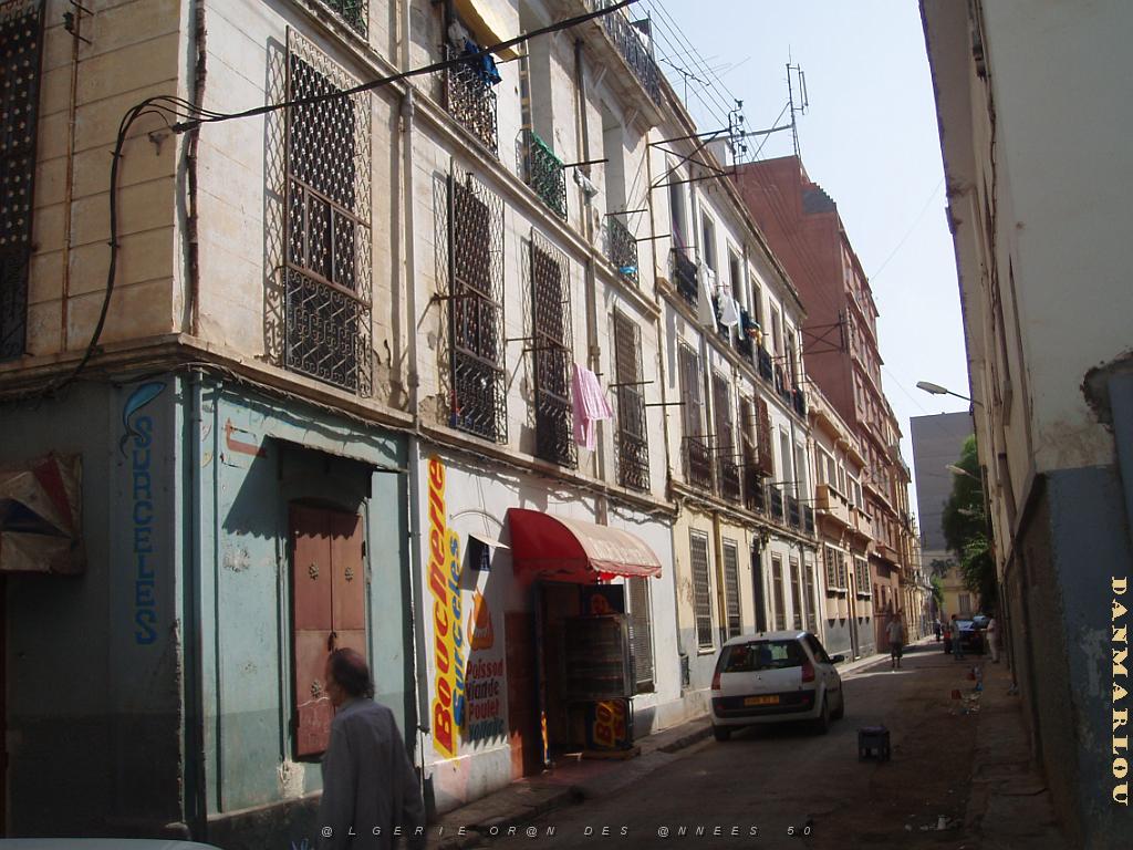 ORAN AOUT 2006 QUARTIER ST PIERRE  RUE ADJ. GABAIG 03.JPG